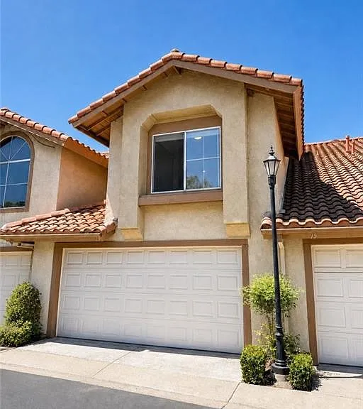 19 Vista Colinas — Photo 1