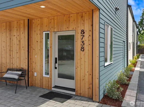 8738 13th Avenue NW, Seattle, WA 98117