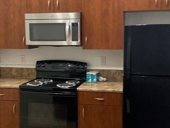 4th image of 2254 NE 42nd Ave #0