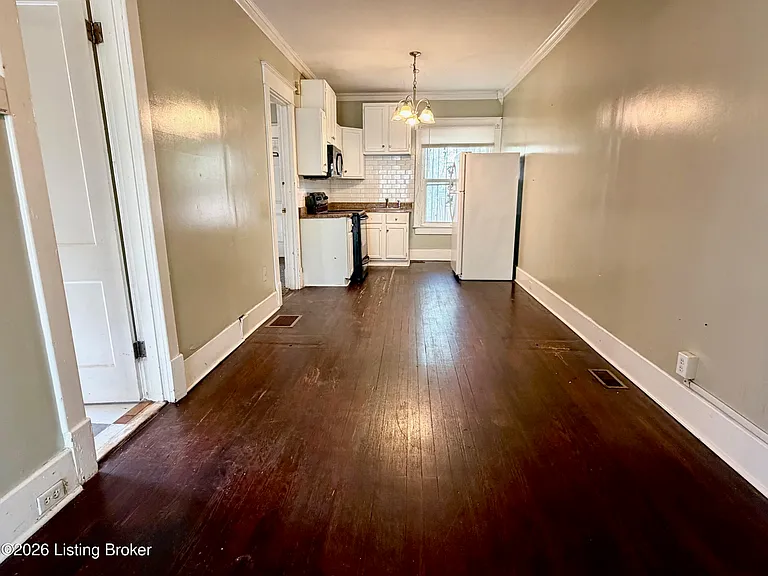 1768 W Hill St — Photo 2