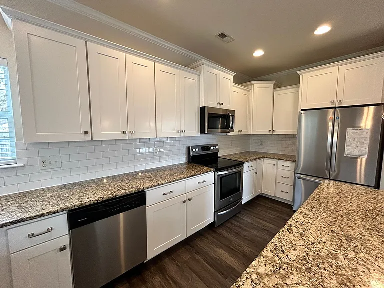 4901 Warwick Rd E — Photo 12
