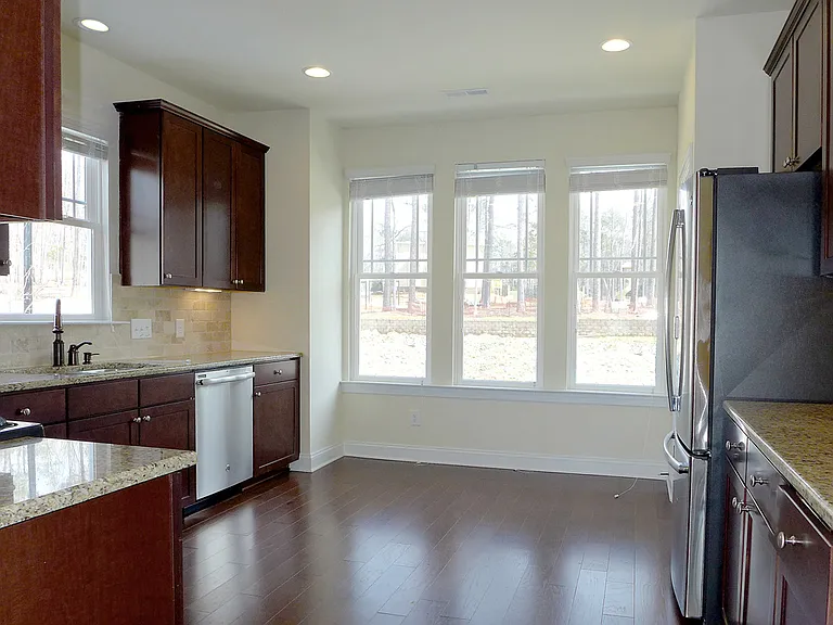 112 Bella Dr — Photo 7