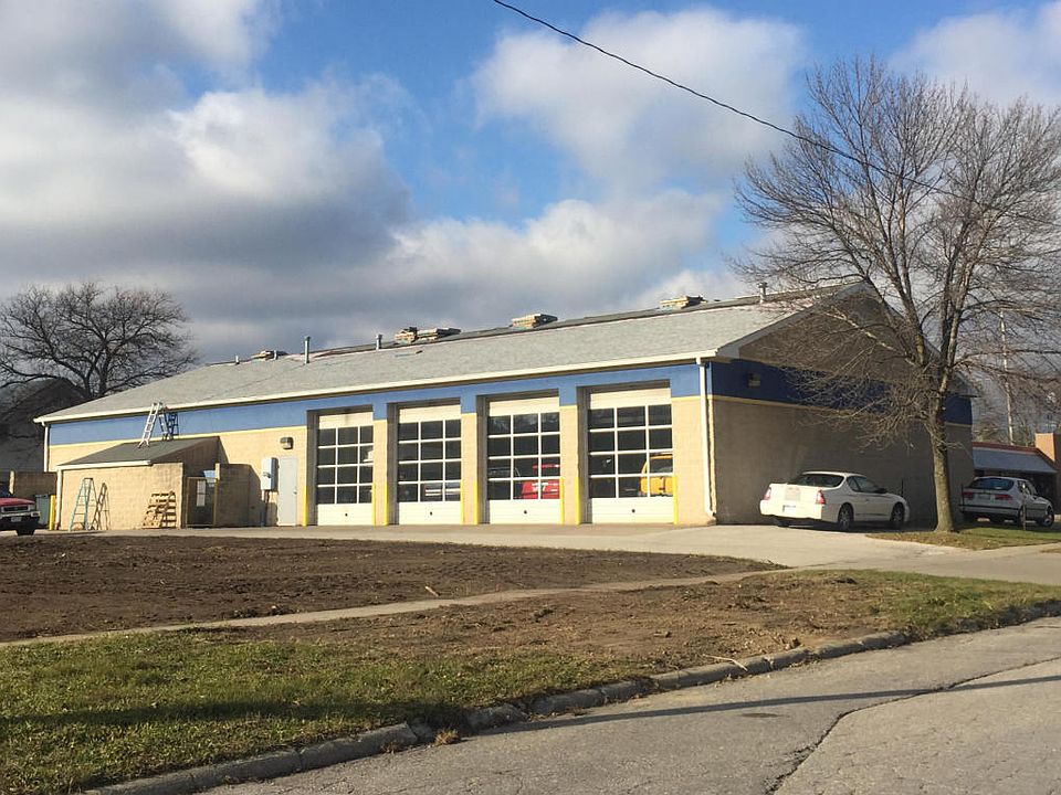 2nd image of 212 E Lincoln Way