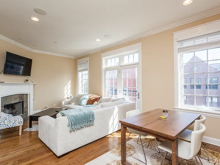 2730 N Lincoln Ave #4 — Photo 3