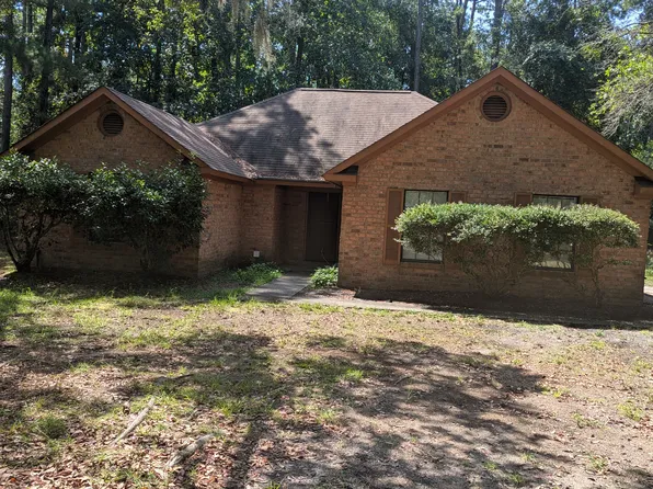 88 Wade Hampton Dr, Beaufort, SC 29907