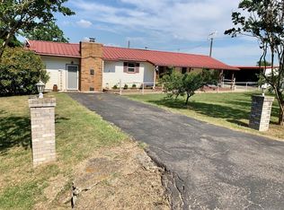 808 N Marshall St, Kingston, OK 73439