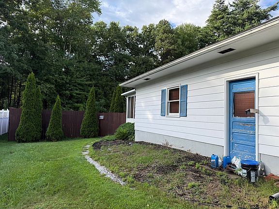 2nd image of 1117 Overlook Dr