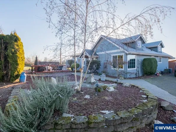 1005 Foxglove Ln, Mount Angel, OR 97362