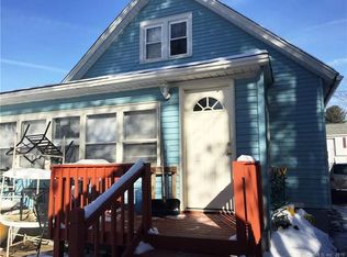 49 Englewood Ave, Bloomfield, CT 06002