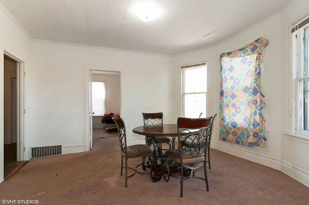 2 bed, 950 sqft, $1,500 — Photo 4