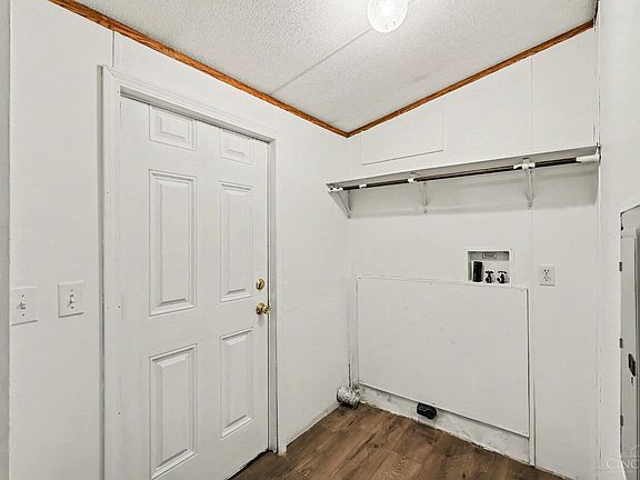 3rd image of 16777 Malady Rd