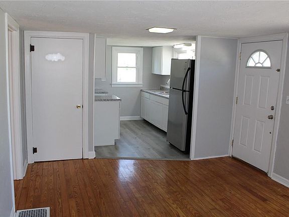 3rd image of 112 N Grant St
