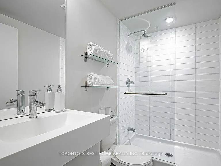 418 Lake Shore Blvd W — Photo 6