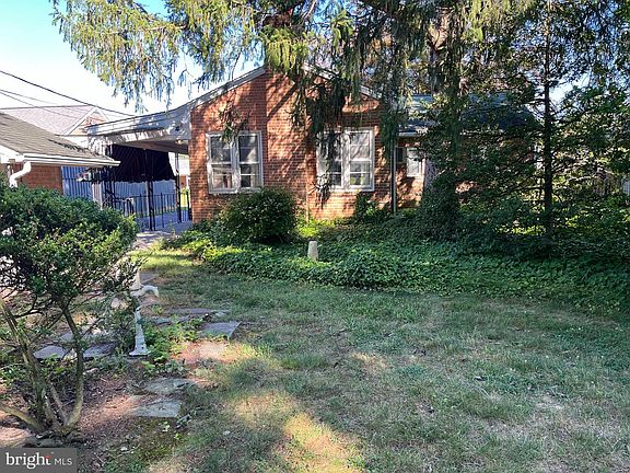 4th image of 604 Grant Pl