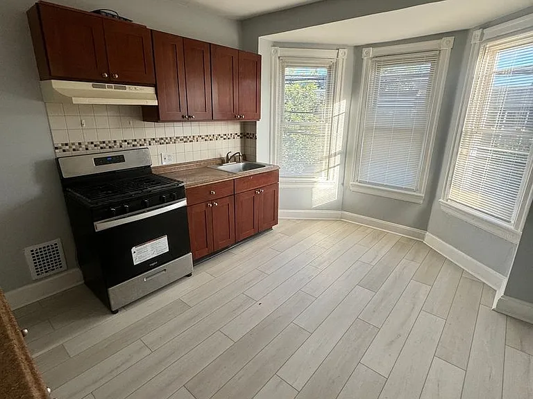 200 Parker Ave #B — Photo 3