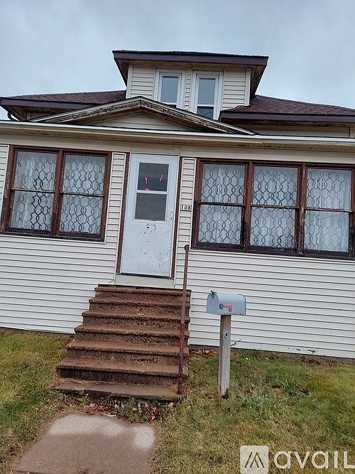 1st image of 108 2nd St