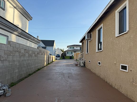 2nd image of 8219 Bleeker Ave
