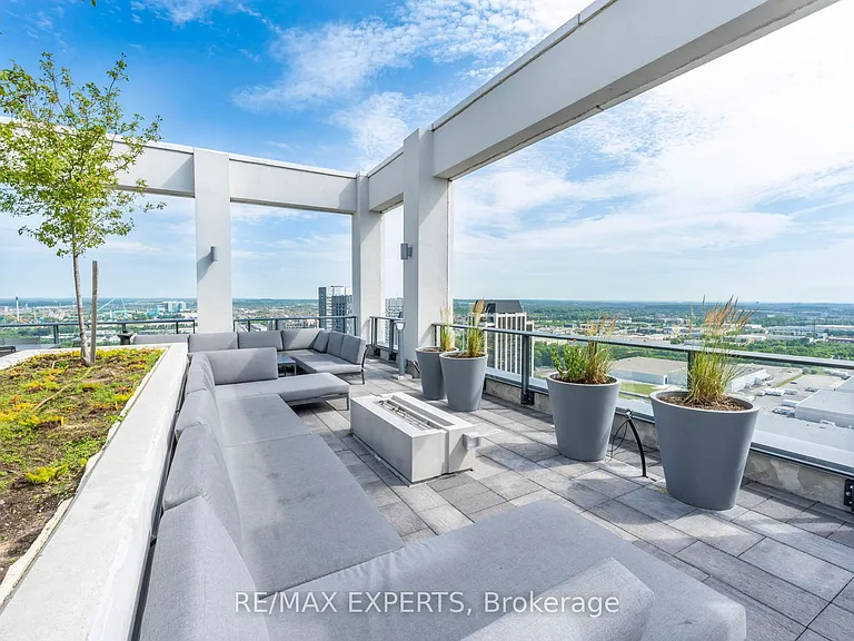 9000 Jane St #1220 — Photo 33