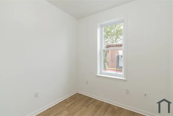 2225 W Lehigh Ave — Photo 11