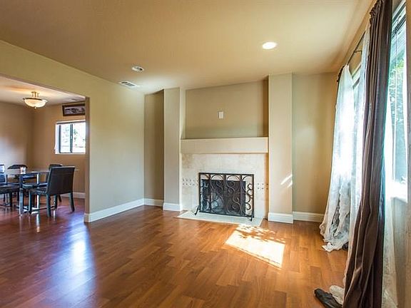 2nd image of 1071 Holly Hill Dr