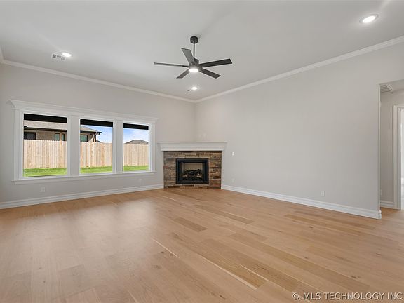 5th image of 5822 Brandon Ct