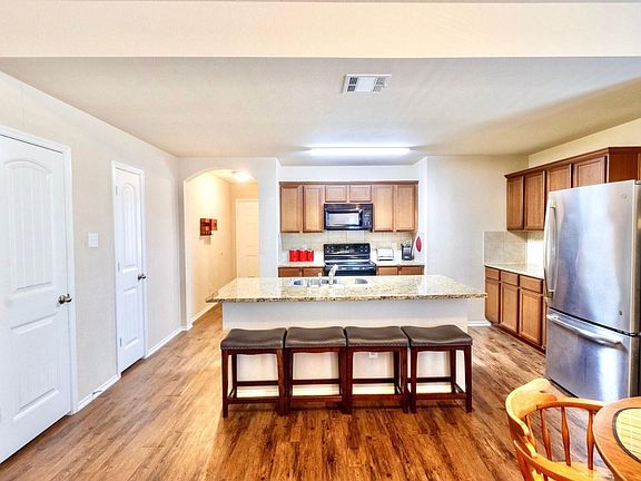 4th image of 1407 Pampa Grass Dr