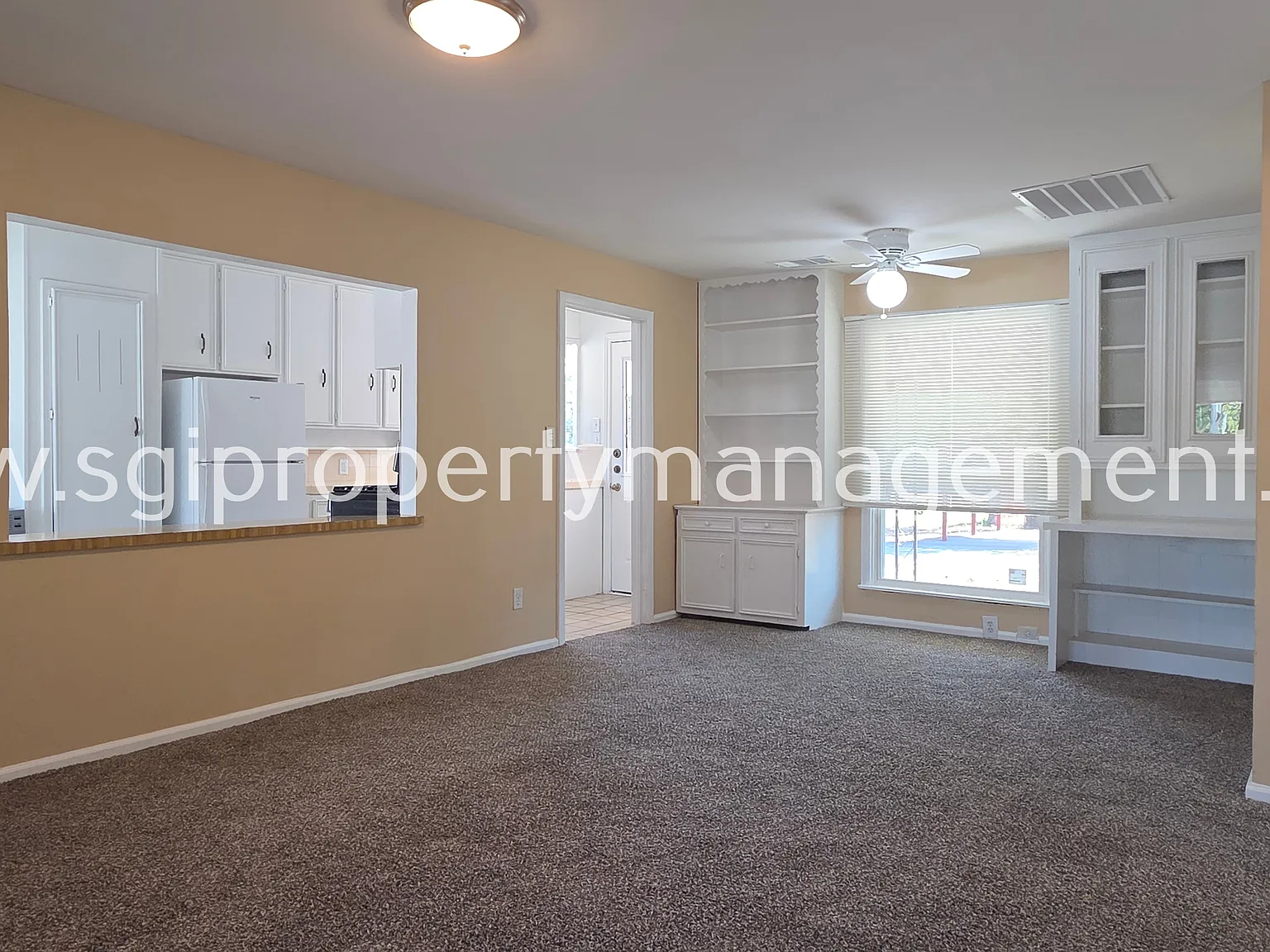 2 bedroom Irving home for rent! — Photo 4