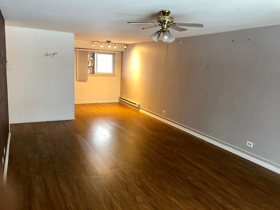 1st image of 1905 W Hatherleigh Ct APT 2D