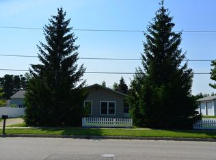 212 W Carpenter St, Charlevoix, MI 49720