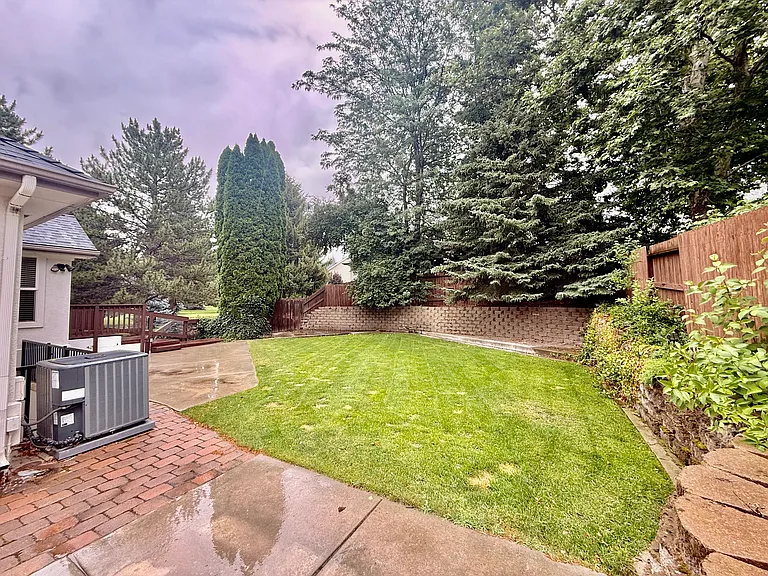 1774 N Sevenoaks Way — Photo 30