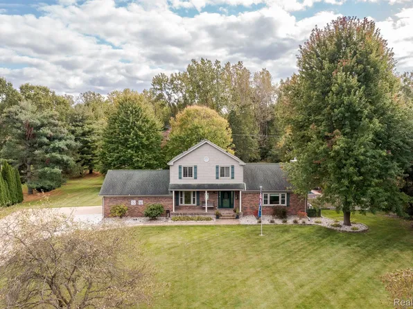 34039 Willow Rd, New Boston, MI 48164