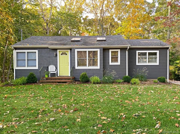 1855 Kenneys Rd, Southold, NY 11971