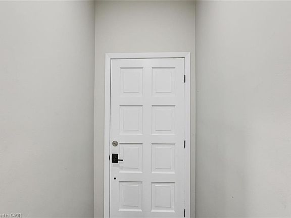 3rd image of 7 Cardill Cres