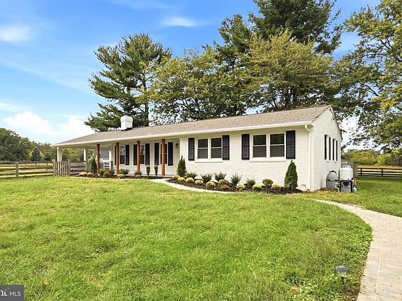 2nd image of 36292 Paxson Rd