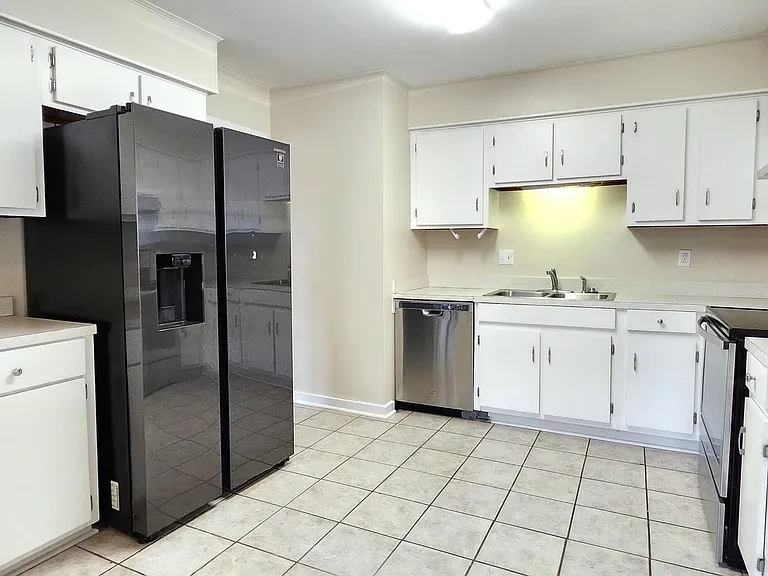 212 Maple Dr — Photo 5