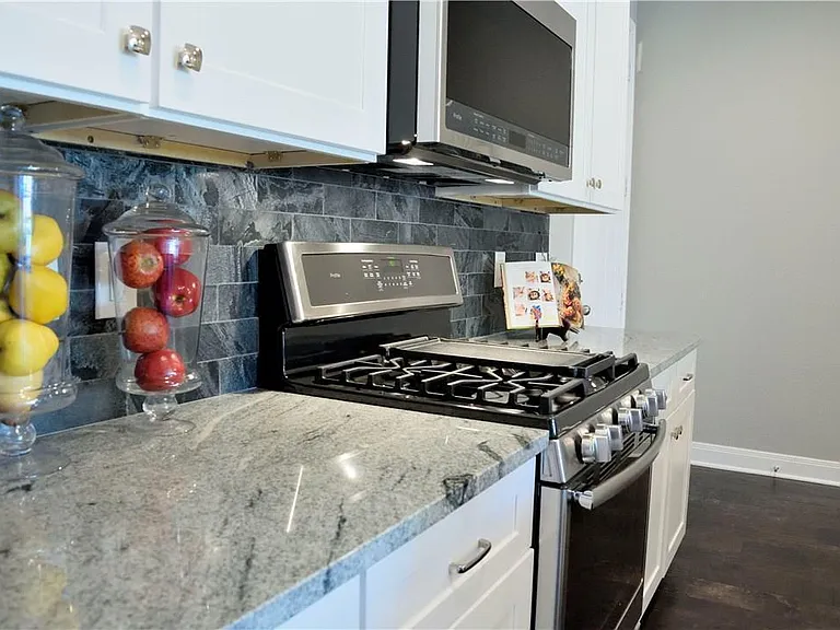121 Kimbel Kourt — Photo 17