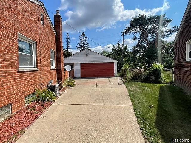16th image of 29451 Steinhauer St
