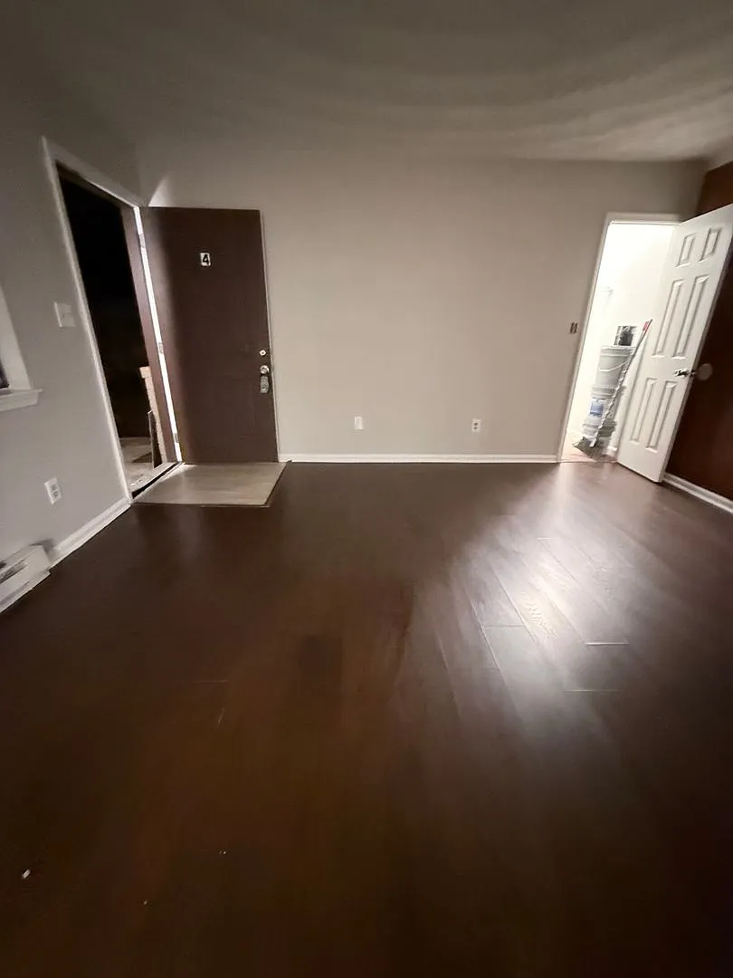 326 Ashlawn — Photo 1