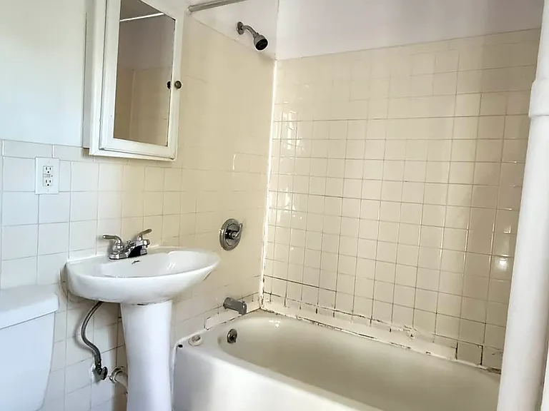 281 23rd St #6 — Photo 9
