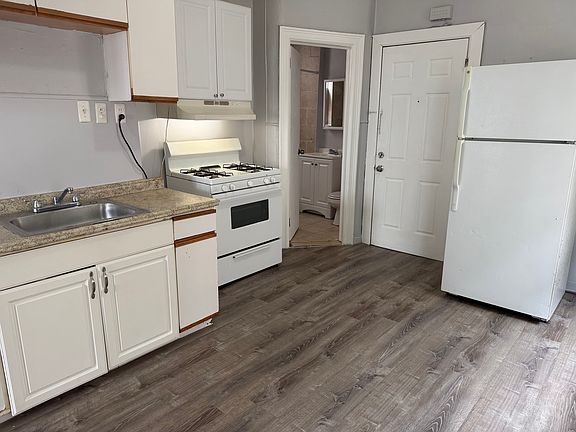 2nd image of 211 Garfield Ave APT 3