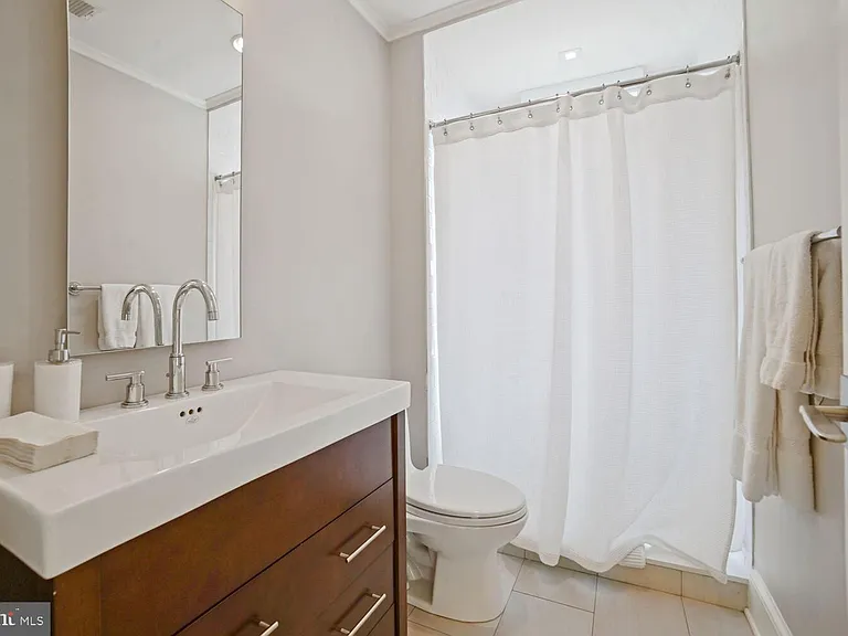 3348 Prospect St NW #4 — Photo 8