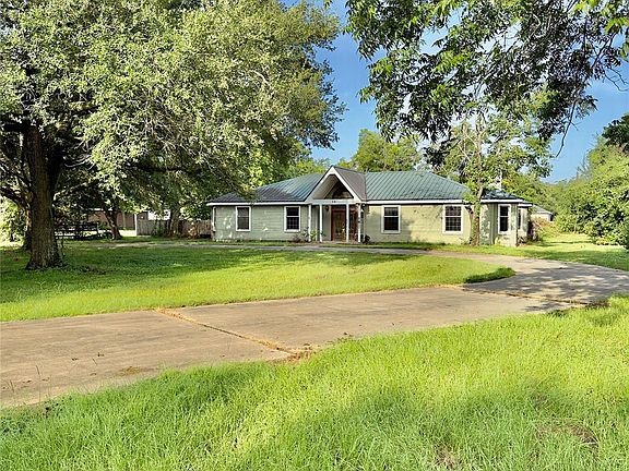 2nd image of 14 Live Oak Trl