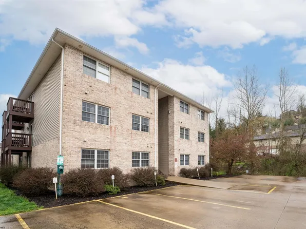 213 Creekside Dr, Morgantown, WV 26508