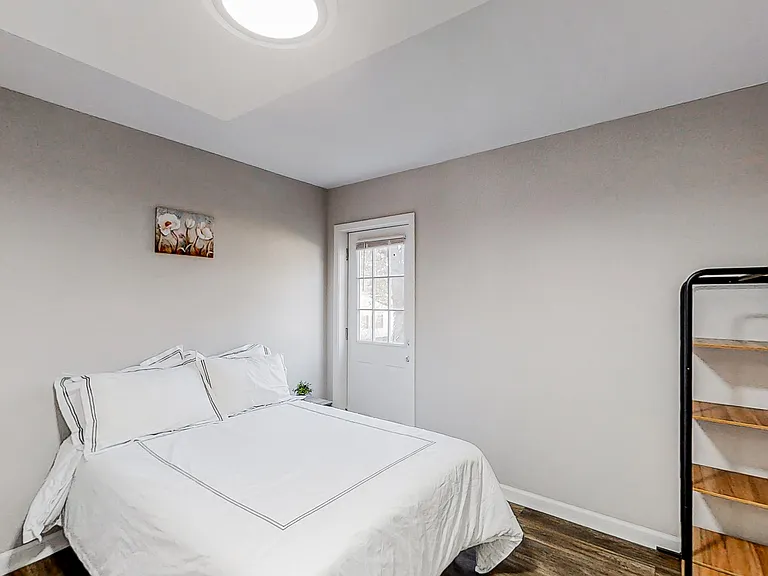 Castile Dr — Photo 1