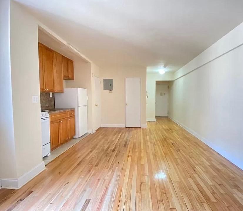 1st image of 16205 89th Ave APT 3C