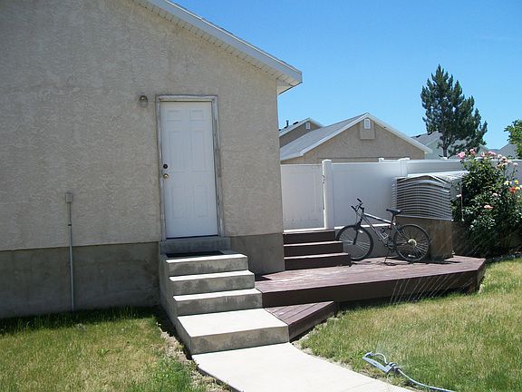 2 car detached garage