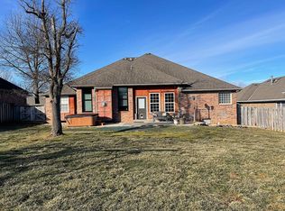 4568 S Winsor Dr, Springfield, MO 65810