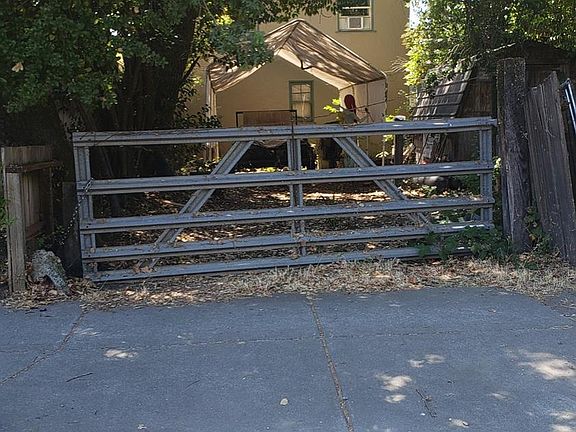 3rd image of 303 W 2nd Street