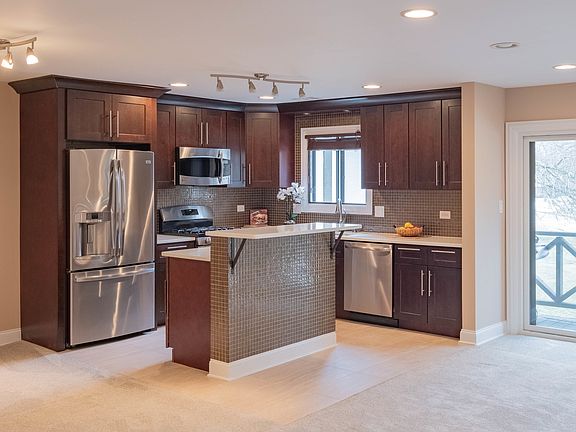 5th image of 1018 Cottonwood Ct #2AR