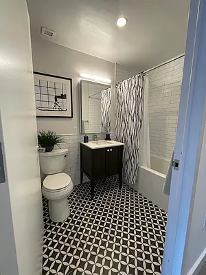 Rented by Greystar | media 18